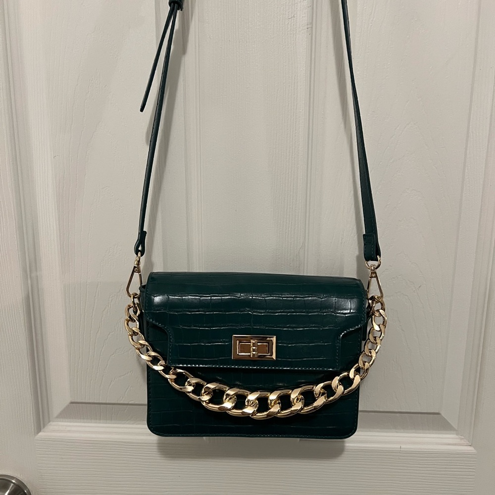 Faux croc green faux leather bag 🔥